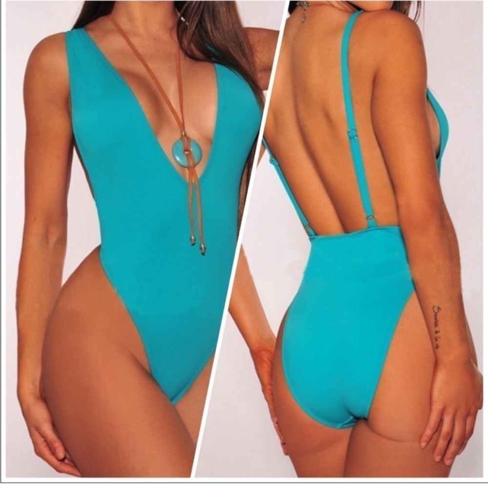 Sexy Never Worn Plunging V Neck Monokini Thong Open Back One Piece Swimwear L